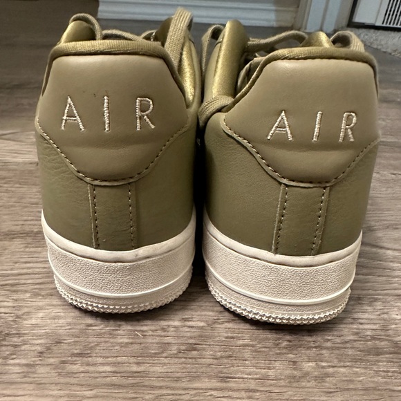 olive green and gold nike air force 1s - Picture 2 of 4